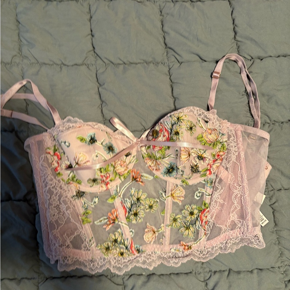 Floral Lace Corset in Lavender